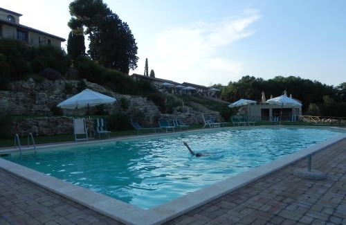 Amelia House | Delightful Tenuta Pizzogallo with Pool and Pet-Friendly Stays