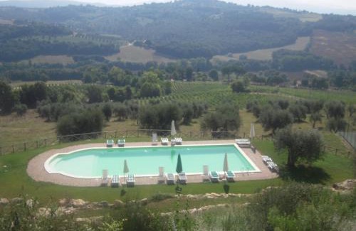 Amelia House | Delightful Tenuta Pizzogallo with Pool and Pet-Friendly Stays