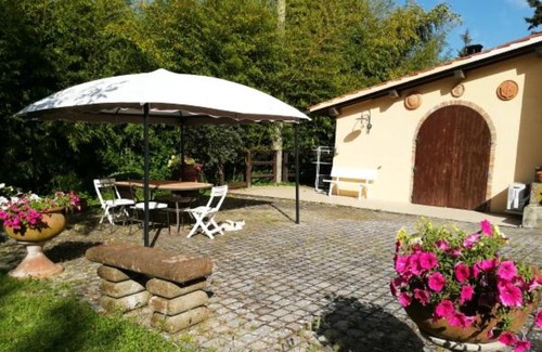 Palaia Apartment | Pet-Friendly Tenuta Santa Chiara: Rated 9/10 with Pool & Hot Tub