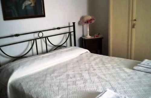 Palaia Apartment | Pet-Friendly Tenuta Santa Chiara: Rated 9/10 with Pool & Hot Tub