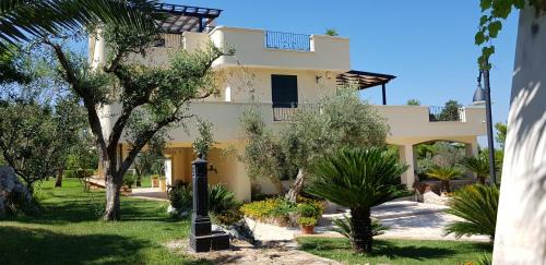Specchia House | Oceanfront Bliss at Serra Peccatori - Guest Rated 10/10