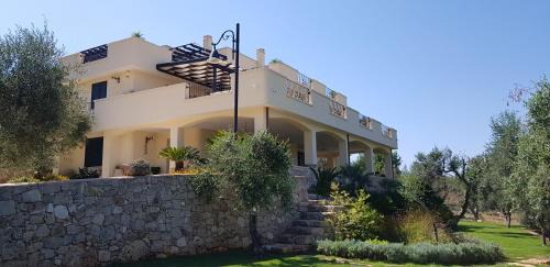 Specchia House | Oceanfront Bliss at Serra Peccatori - Guest Rated 10/10