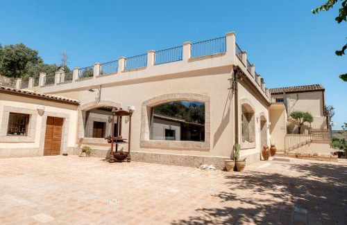 Caltagirone House | Discover Tenuta Valle delle Ferle: Pet-Friendly Retreat