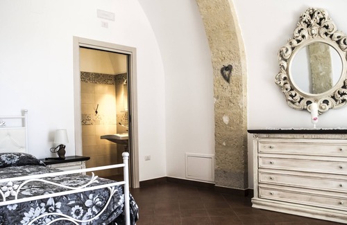 Corato House | Relaxing Retreat at Tenuta Vigna Del Noce with Spa & Hot Tub