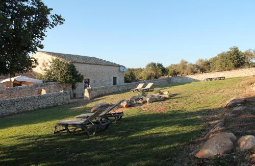 Ragusa House | Top-Rated Tenuta Zannafondo with Oceanfront Views