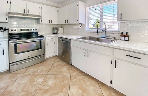 Jupiter House | Tequesta Beach House with Heated Private Pool & Ocean View