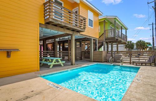 Aransas Pass House | Discover Tequila Sunrise: Family-Friendly with Pool & Breakfast