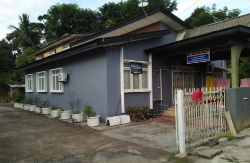 Wakaf Che Yeh House | Pet-Friendly Teratak Ibunda Guest House with Family Amenities