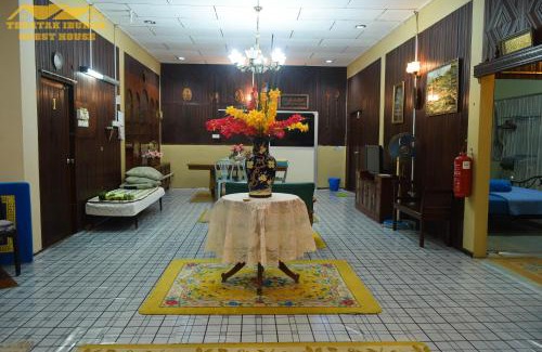 Wakaf Che Yeh House | Pet-Friendly Teratak Ibunda Guest House with Family Amenities