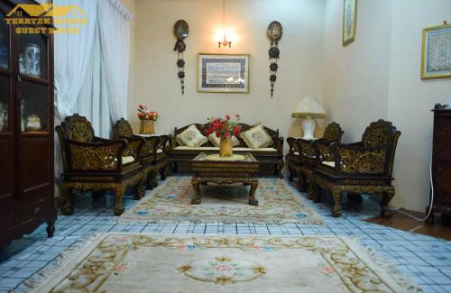 Wakaf Che Yeh House | Pet-Friendly Teratak Ibunda Guest House with Family Amenities