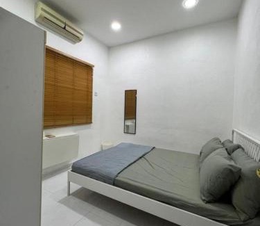Central Seberang Perai House | Family-Friendly Teratak LS Homestay - Rated 9.6/10!