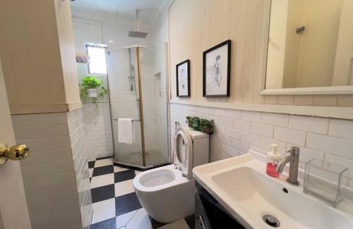 Bukit Jelutong House | Teratak Nani Rostam Bukit Jelutong Shah Alam
