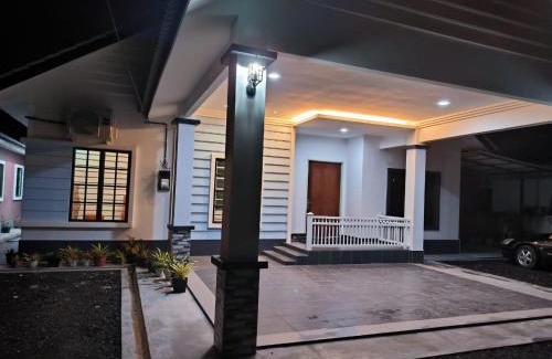 Kuala Langat District House | Family-Friendly Teratak Qu Homestay Sijangkang - Rated 9/10