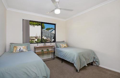 Eight Mile Plains House | Inviting Terbium Sanctuary: Family-Friendly 4-Star Retreat