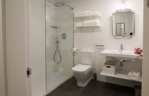 Zaragoza Old Town Apartment | Convenient Stay at TERCERO A - Plaza del Pilar Apartments