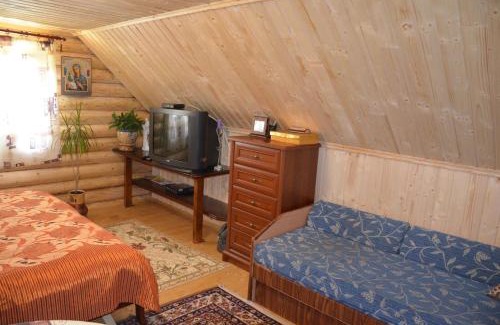 Vyshka House | Pet-Friendly Teremok Guest House with Oceanfront Views