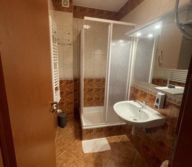 Hajduszoboszlo Apartment | Family-Friendly Retreat at Termál Schmitz Apartmanok B5