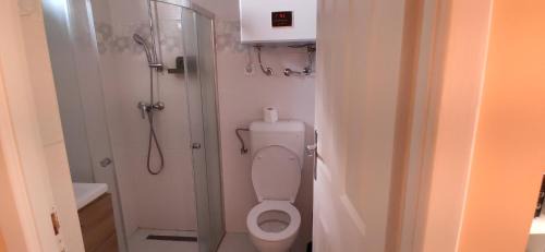 Gelse Apartment | Relaxing Stay at Termálvölgy Vendégház with Pool Access
