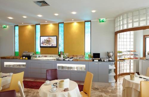 Jesolo Hotel | Beautiful Termini Beach Hotel & Suites with Oceanfront Bliss