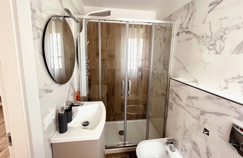Termoli House | Convenient Termoli Station 1: Central Room with Balcony