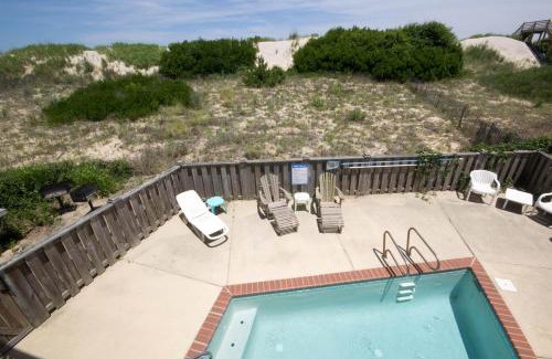 Corolla House | Discover Terning Point: Family & Pet-Friendly Retreat