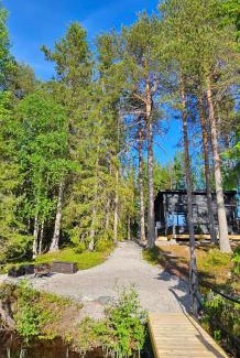 Rovaniemi Villa | Discover Ternu Minivilla: Pet-Friendly with Ocean Views