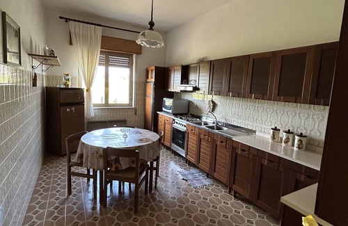 Rosolini House | Top-Rated Ternulla Guesthouse: Family and Pet Friendly Stay