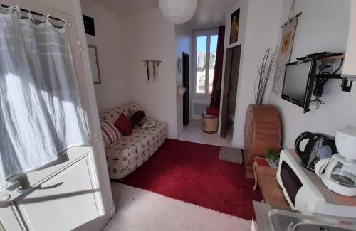 Rochefort Apartment | Pet-Friendly Retreat at Terra-Crystal with Spa Access