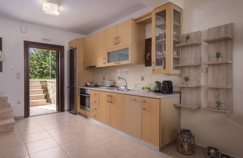 Aristotelis Villa | Experience Terra d'Oro Villas: Ocean Views & Pet Friendly