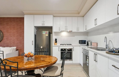 Bassendean Apartment | Bright Urban Oasis Getaway: Pet-Friendly & Family Ready