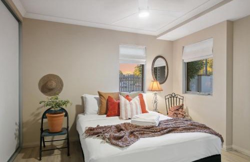 Bassendean Apartment | Bright Urban Oasis: Pet-Friendly Retreat in the City