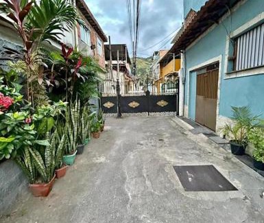 Realengo House | Discover Family-Friendly Comfort at Terra do Nunca Hotel