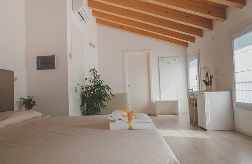 Salzano House | Top-Rated Terra Ferma Rooms with Breakfast & Restaurant