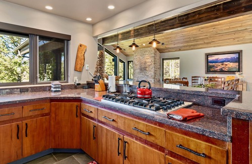 Windcliff Estates House | Discover Terra Furma: Pet-Friendly 4 Bedroom Retreat