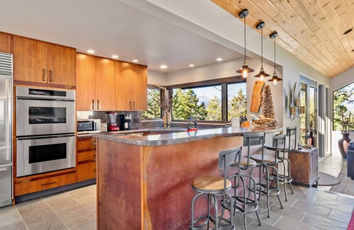 Windcliff Estates House | Discover Terra Furma: Pet-Friendly 4 Bedroom Retreat