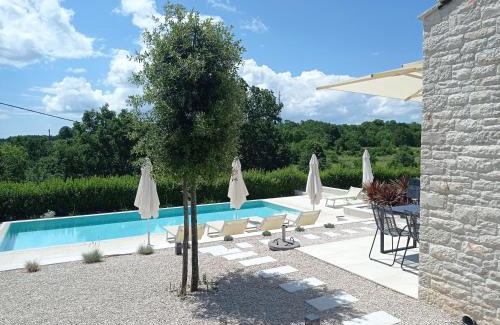 Zrenj House | Exceptional Terra Histria: Boutique Stone House with Ocean View