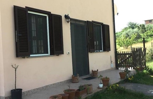 Mentana House | Relaxing Terra Luna House: Your Countryside Retreat
