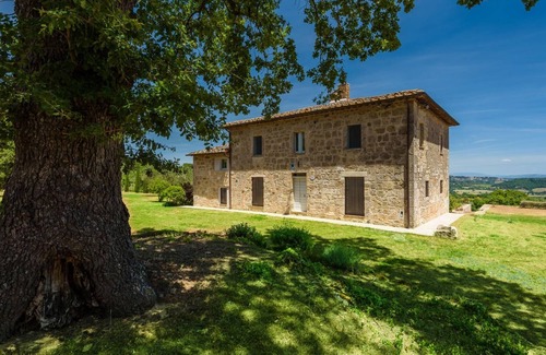 Sarteano Villa | Relax at Terra Quercus 7: Family-Friendly in Sarteano