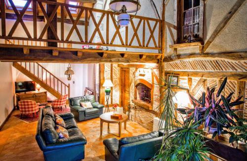 Siorac-de-Riberac House | Indulge in Terra Seren: Family-Friendly Oceanfront Retreat