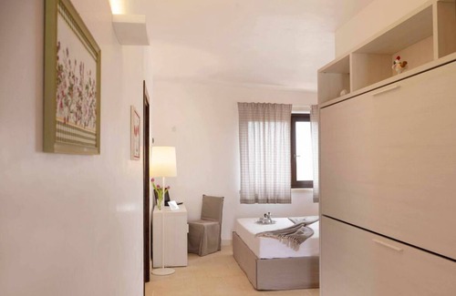Conversano Bed & Breakfast | Discover TERRA TERRA - Masseria Minunni with Pool & Kitchen