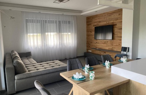 Sarvar Apartment | Oceanfront Terra Toscana Apartman - Rated 9.5/10 by Guests