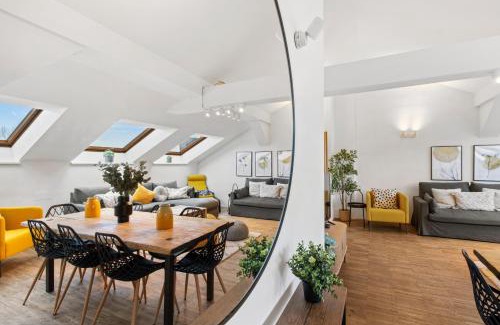 Neulerchenfeld Apartment | Modern Terrace Retreat - 5 Min Walk to Thaliastraße U6