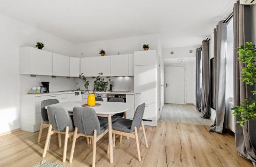 Neulerchenfeld Apartment | Spacious Terrace Suite Near Wiener Stadthalle - 9.2/10 Rated