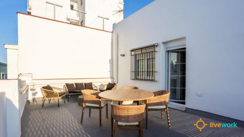 Old Town Apartment | Pet-Friendly Terrace Home by Cadiz Time - Rated 9.5/10!