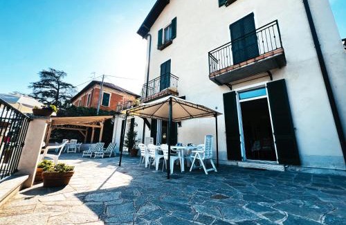 Moltrasio Apartment | Scenic Terrace Lake View Hotel in Moltrasio - 9/10 Rated