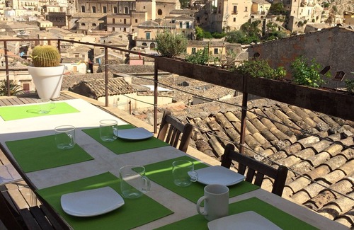 Modica House | Terrace Nunziatella: Breathtaking Views Await You