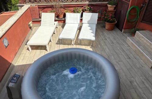 Zona LIII Tomba di Nerone Apartment | Romantic Retreat at Terrace of Love - 4-Star Escape