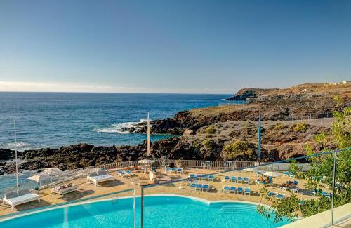 Callao Salvaje Apartment | Elegant Terrace on the Sea with Pool and Hot Tub Retreat