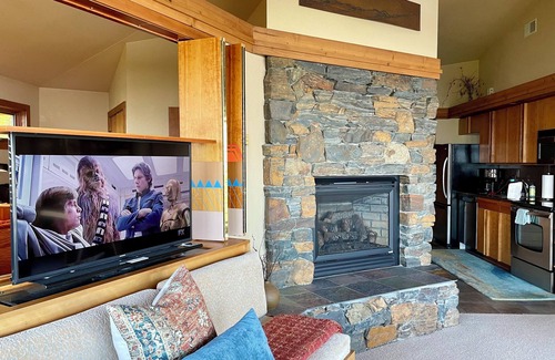 Grand Marais Apartment | Experience Terrace Point on Lake Superior with Ocean Views