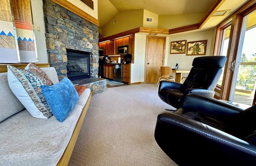 Grand Marais Apartment | Experience Terrace Point on Lake Superior with Ocean Views